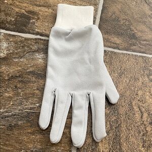 Glove - right hand only B NWOT
